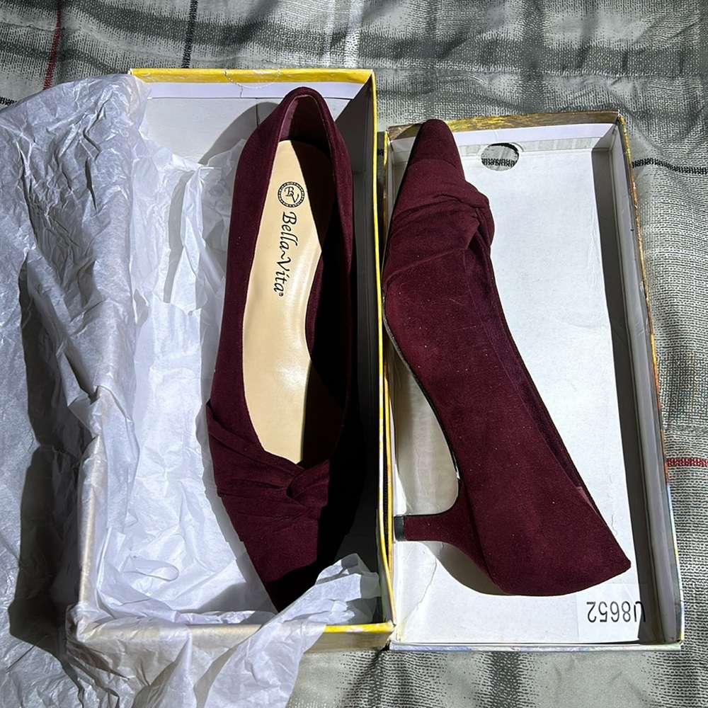 NWT Women’s red heels. Bella Vita. Size 8.5.